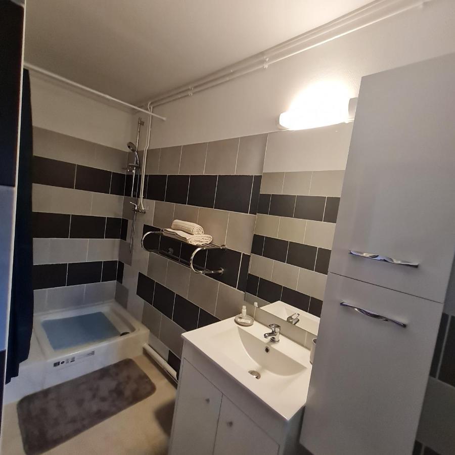 Le Commerce Pont-Sur-Yonne Екстер'єр фото